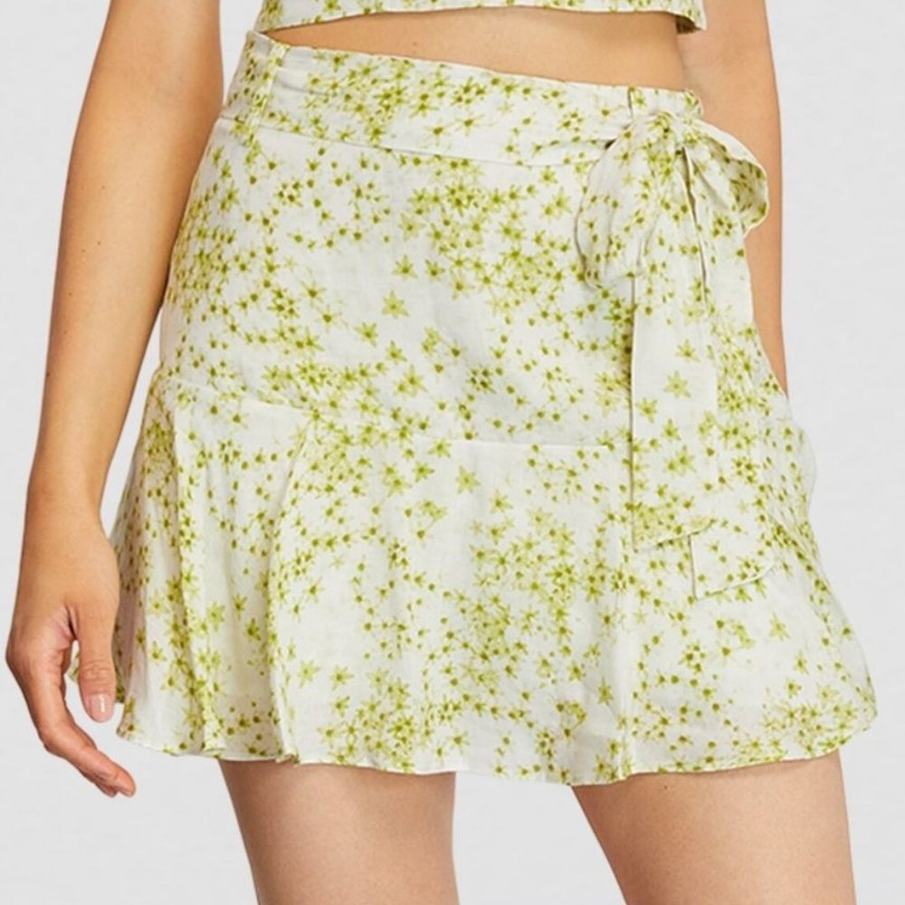 AllSaints NWT Frida Amanzi Floral Printed Mini Skirt/Skort in Lime Green size 8